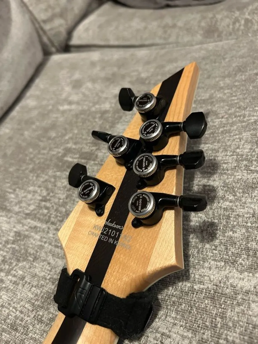 Jackson Pro Series DK Evertune 6 Guitar - Image 4