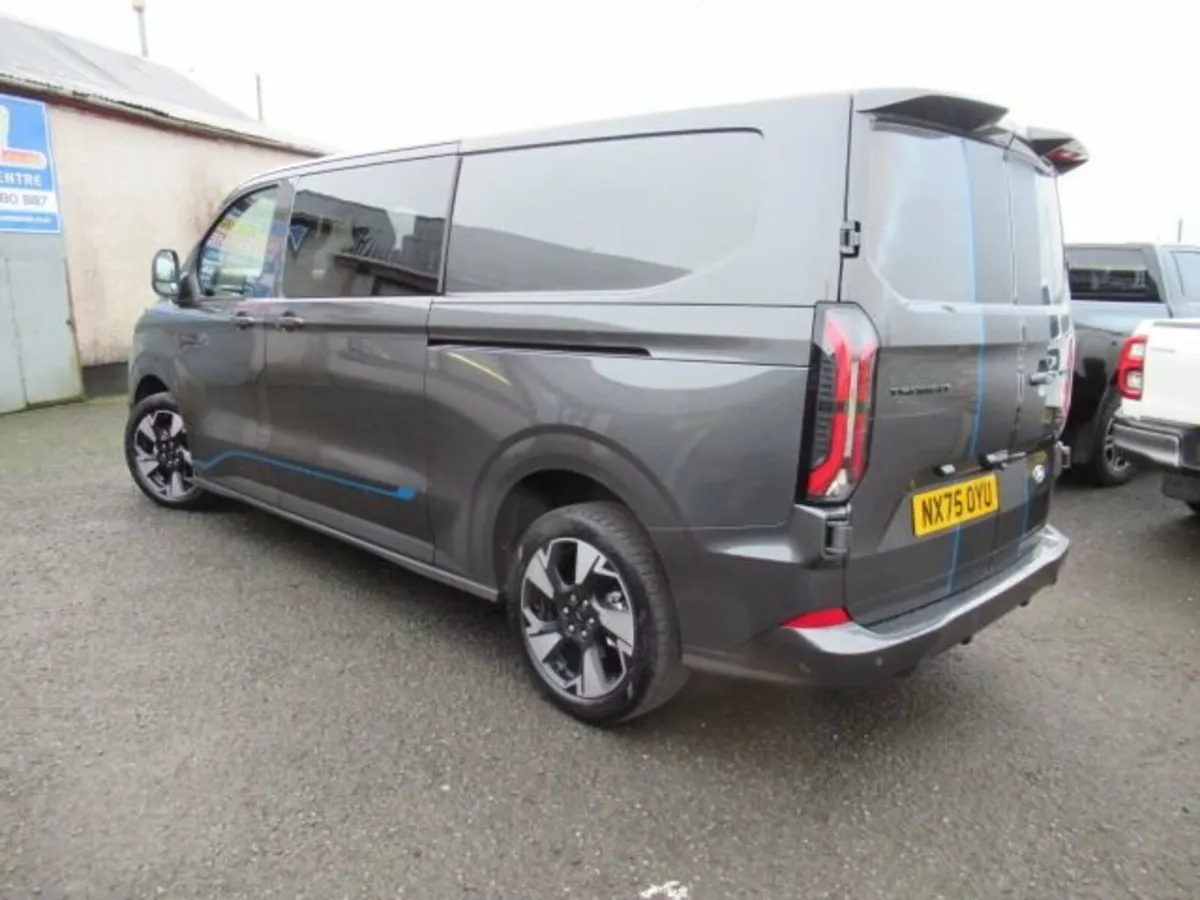 2.0 300 EcoBlue Sport Crew Van Double Cab 5dr Dies - Image 2
