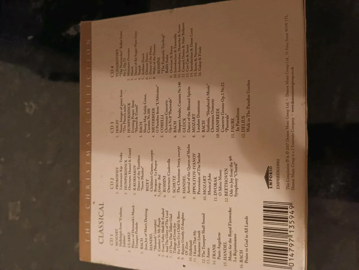 Beautiful selection new hardly used cd ,30 lot - Image 4