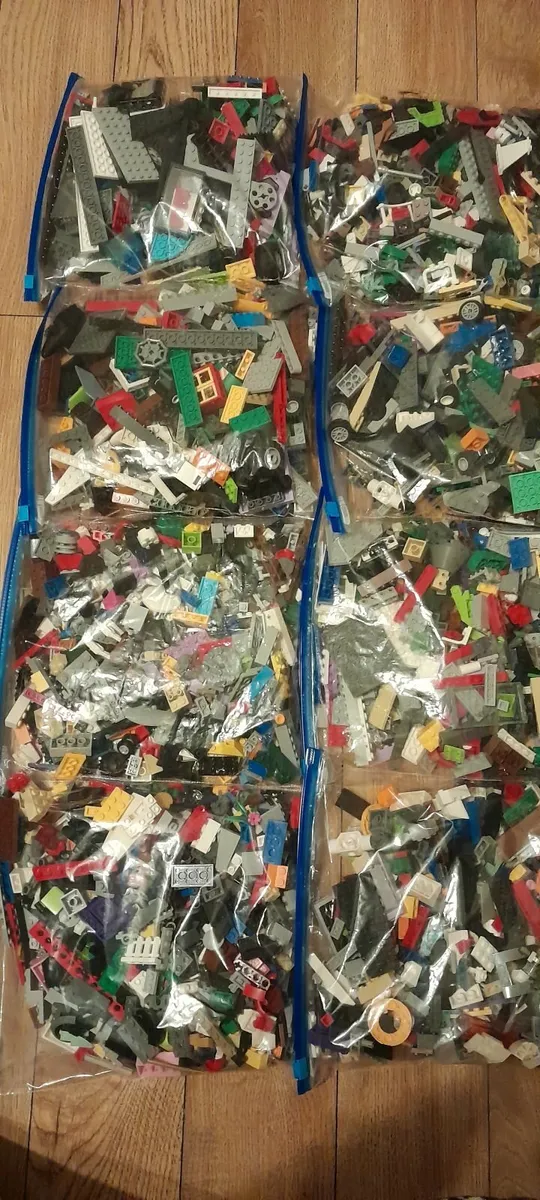 4 kg of lego - Image 1