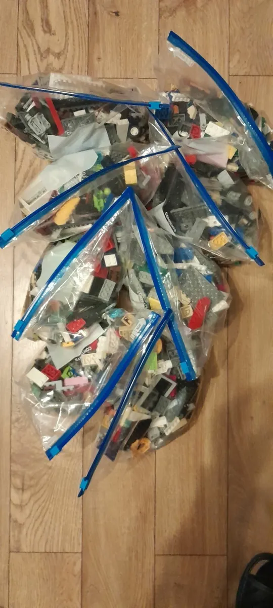 4 kg of lego - Image 2