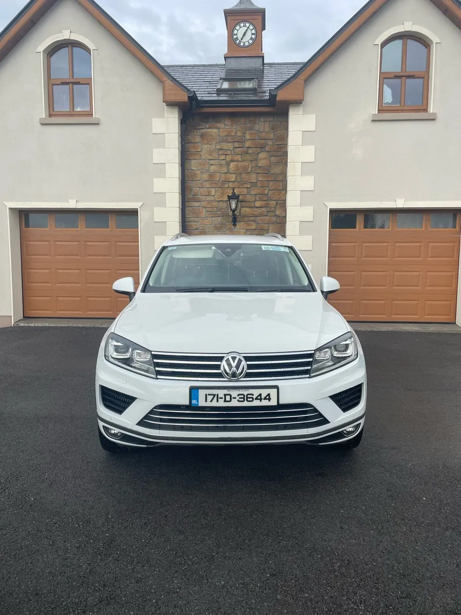 VW Touareg Crew Cab - Image 1