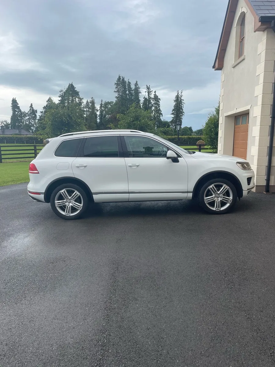 VW Touareg Crew Cab - Image 3