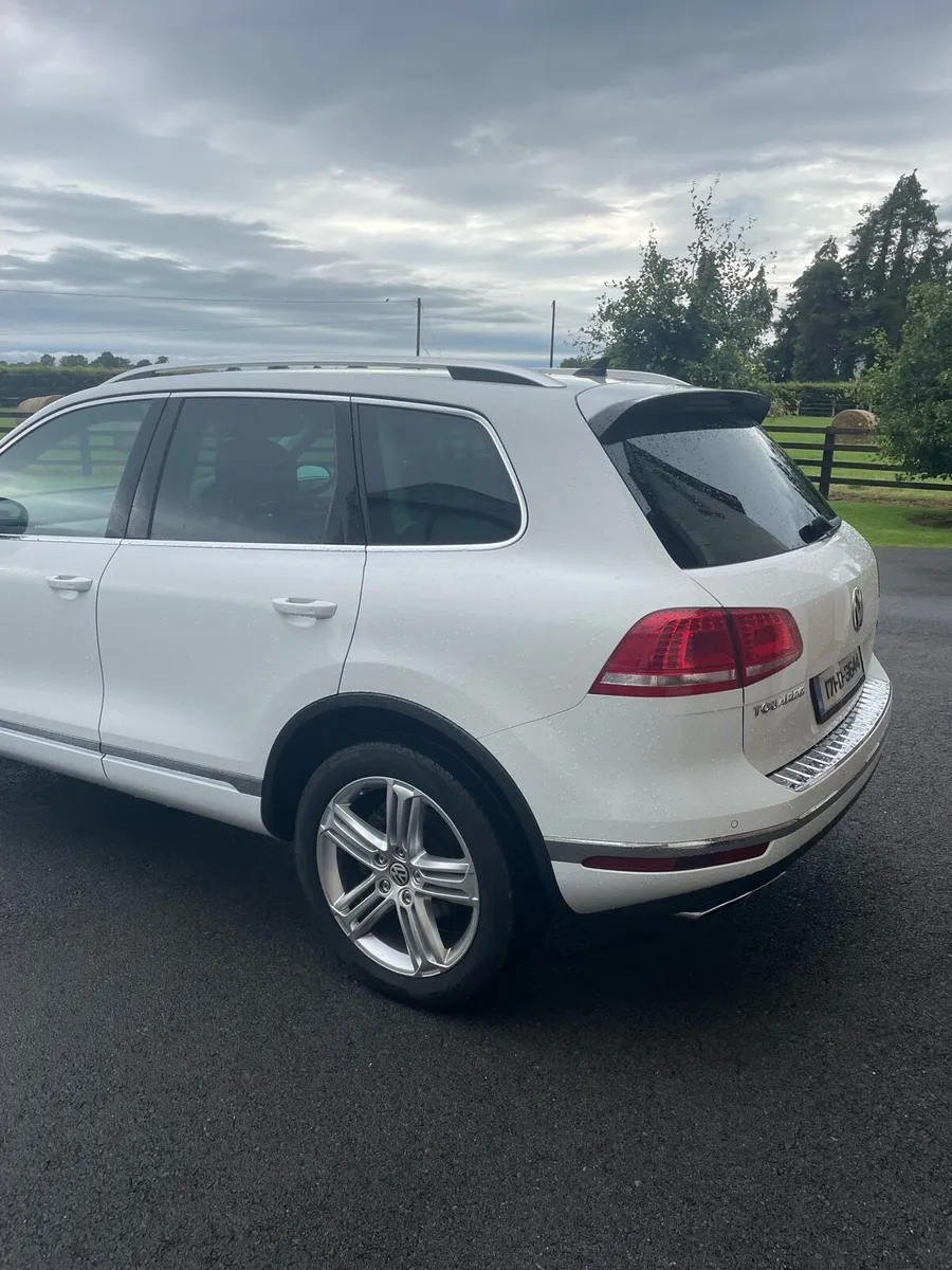 VW Touareg Crew Cab - Image 4