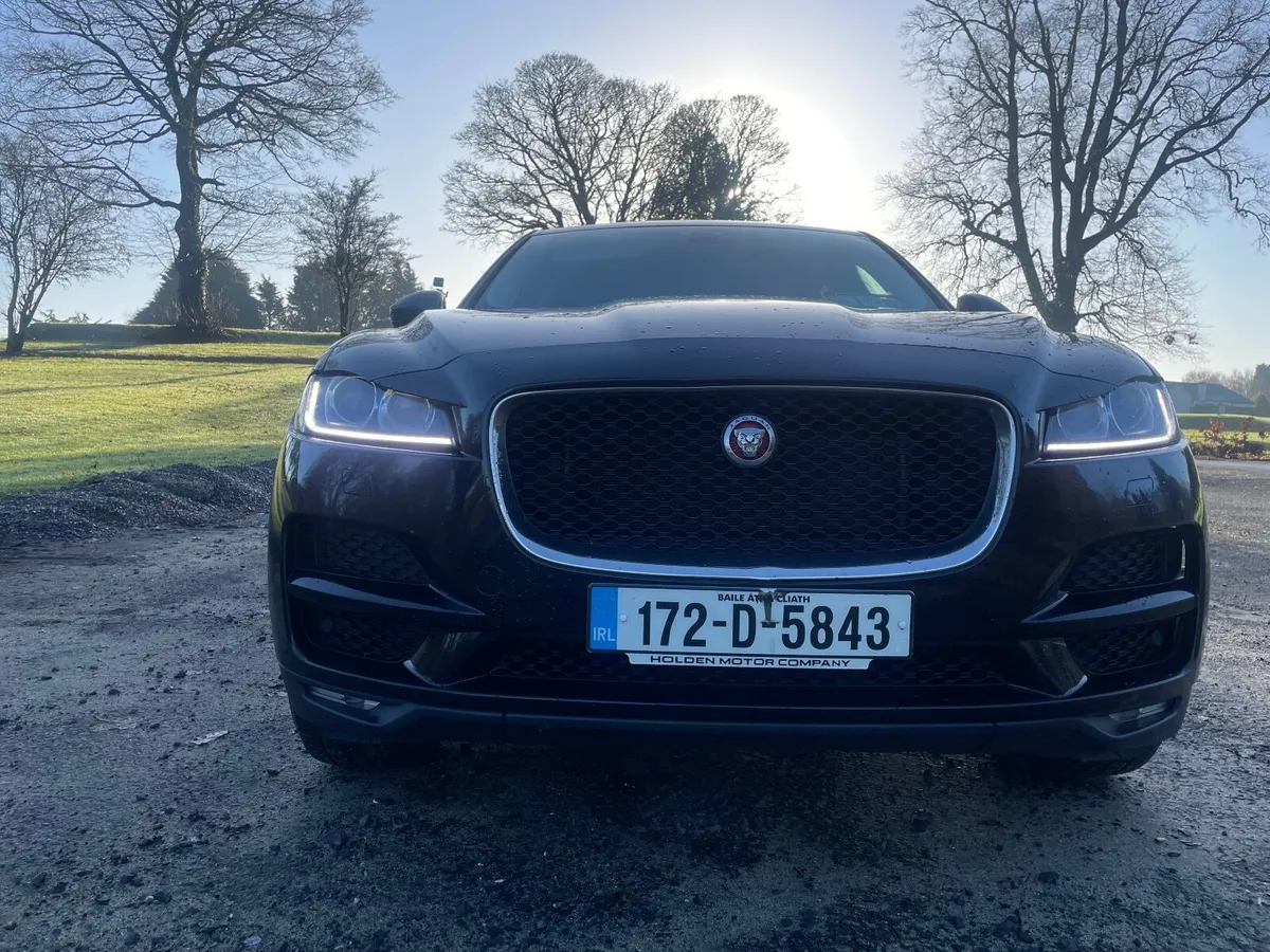 Jaguar F-Pace 2.0D RWD - Image 2