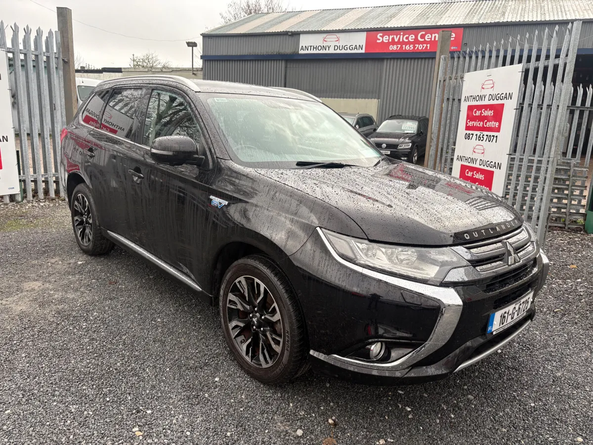 Mitsubishi Outlander 4x4 plug in hybrid - Image 1