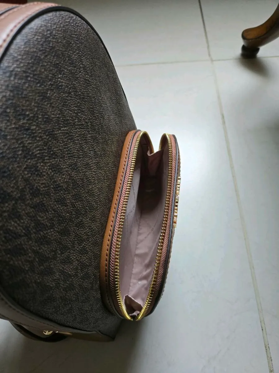 Michael kors backpack - Image 4