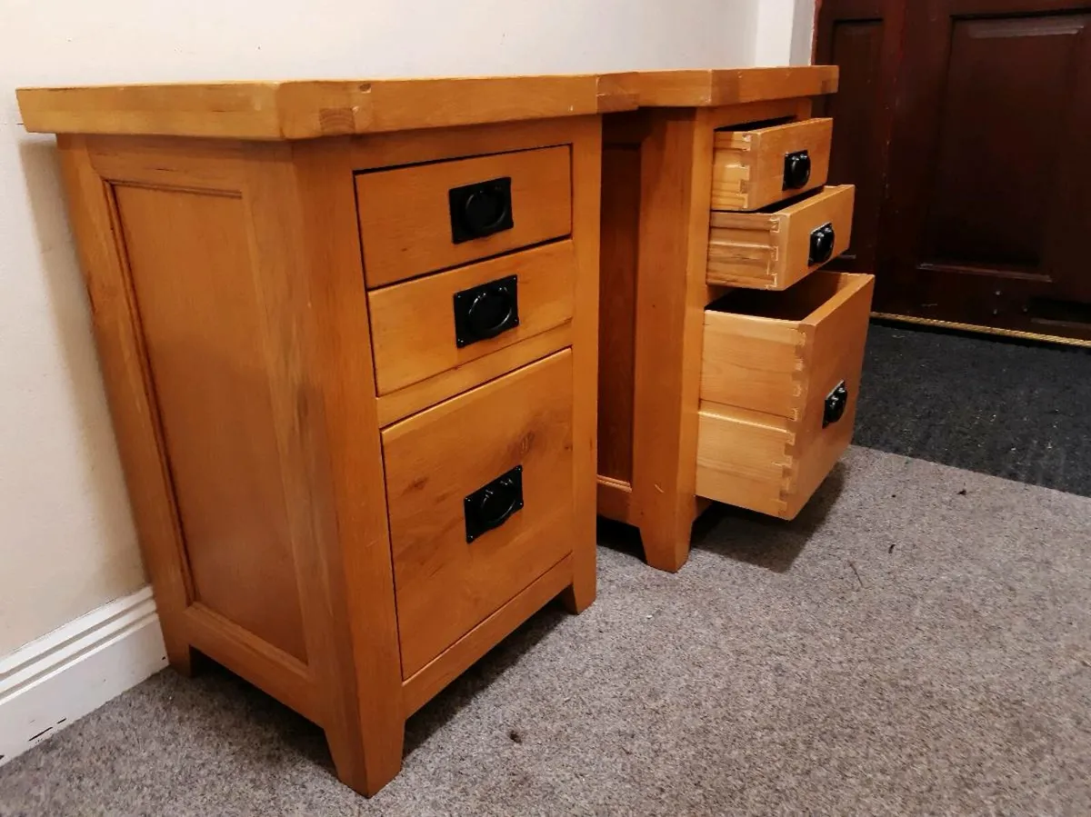 Oak lockers - Image 1