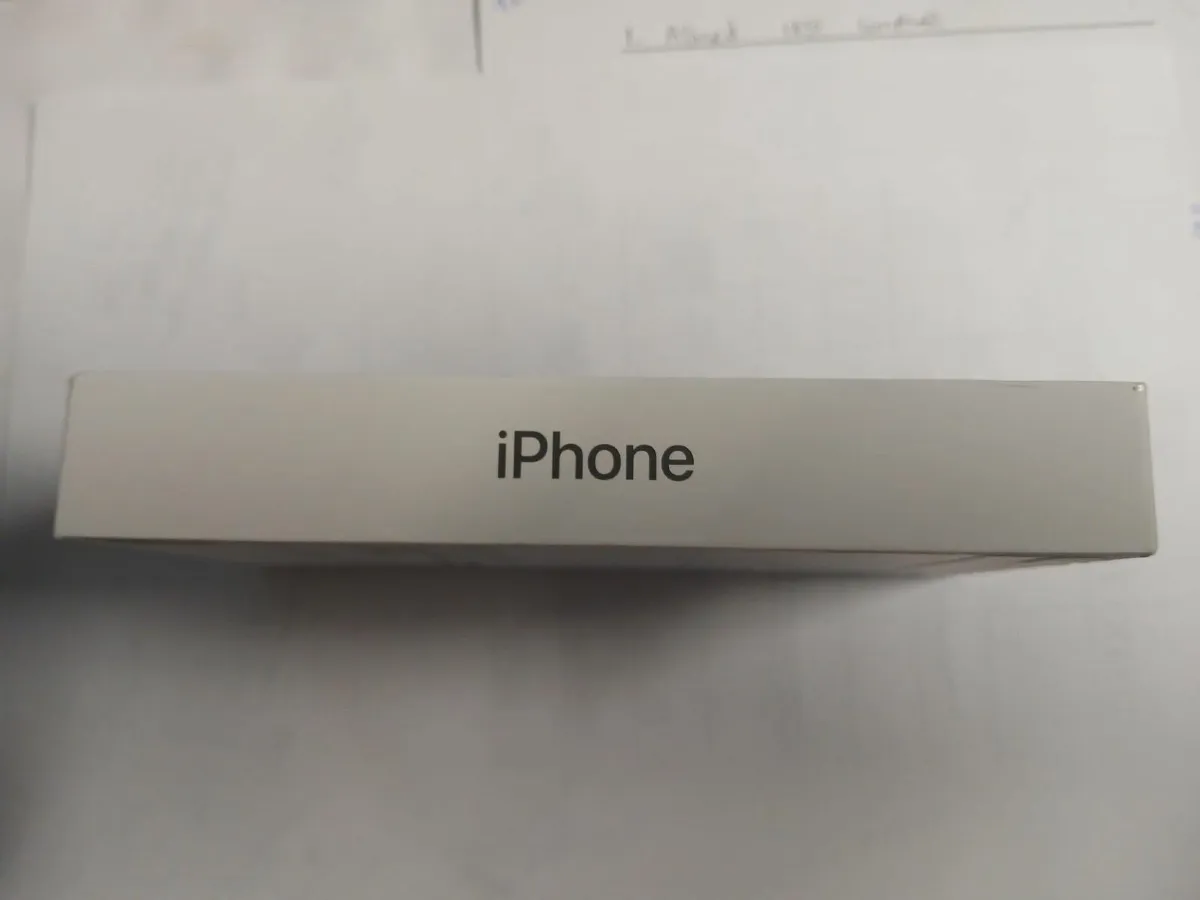 IPhone 16e - Black NEW. SEALED. UNLOCKED. WARRANTY - Image 4