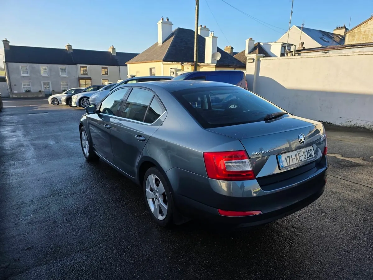Skoda Octavia 2017 - Image 2