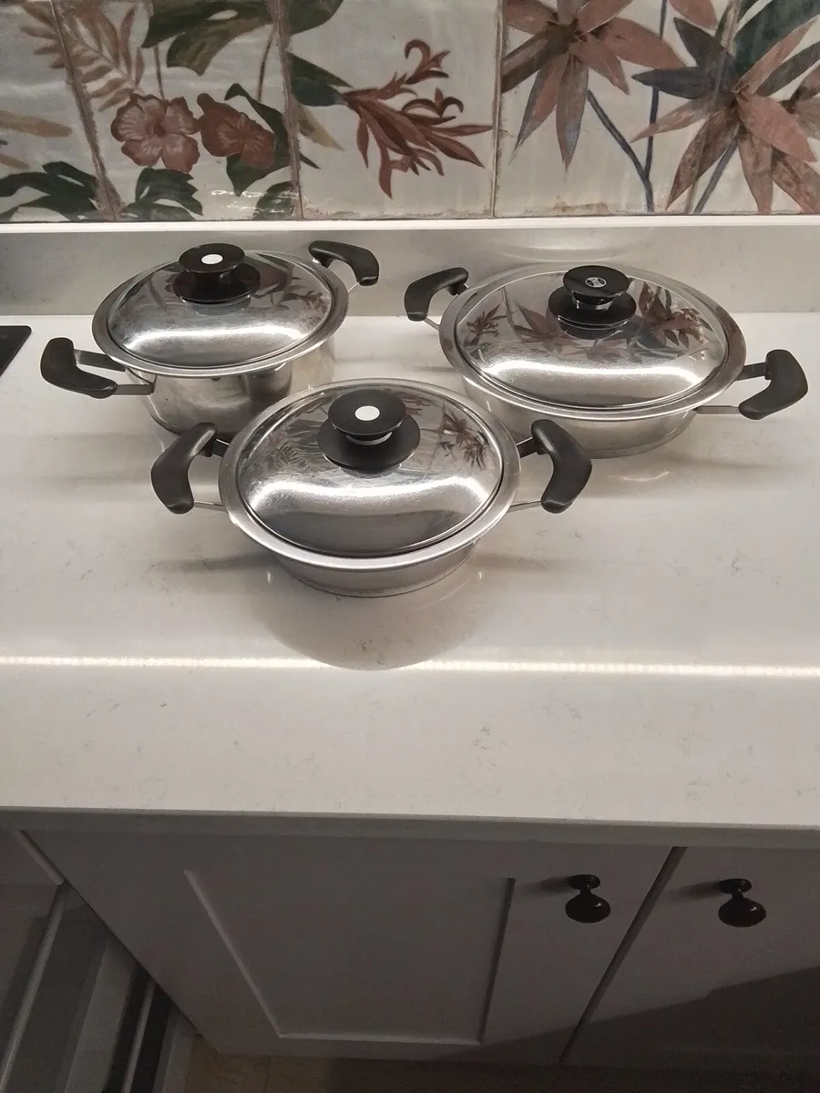 Amc serving saucepans