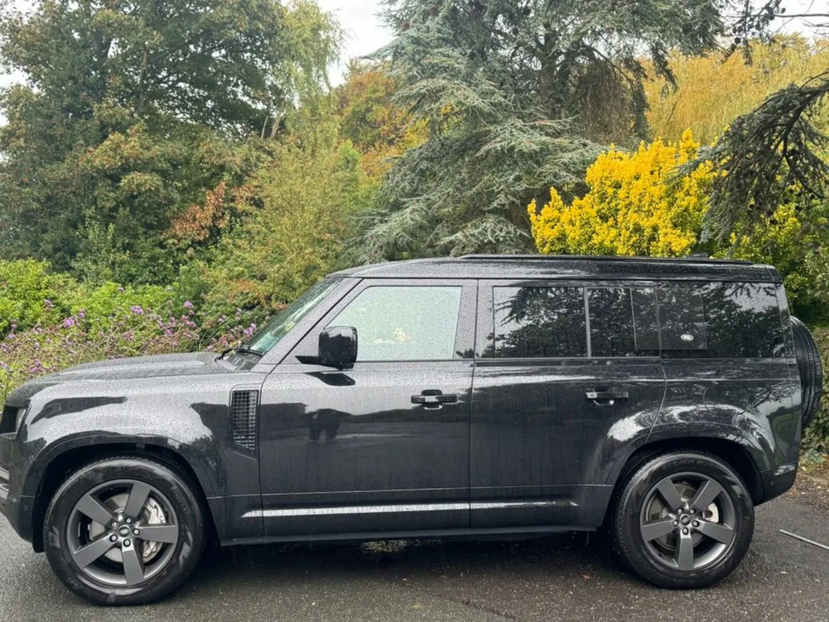 Land Rover Defender X-DYNAMIC HSE - Image 2