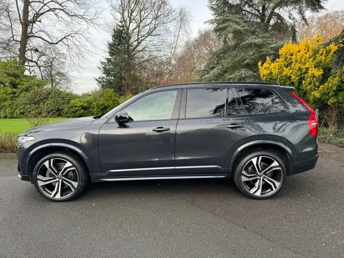 Volvo XC90 2.0 R Design PRO 384BHP 5DR A - Image 4