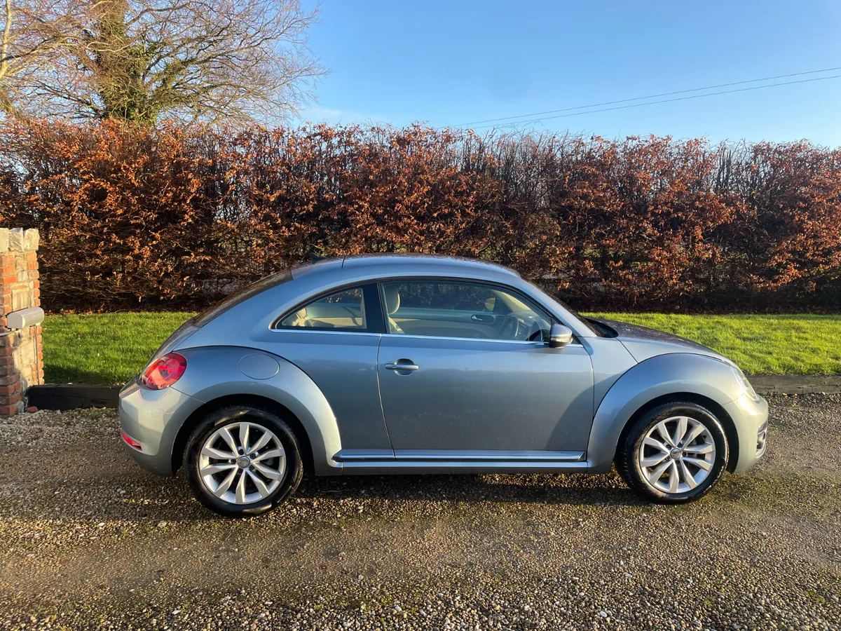 VOLKSWAGEN BEETLE 1.2 TSI DESIGN DSG AUTO - Image 4
