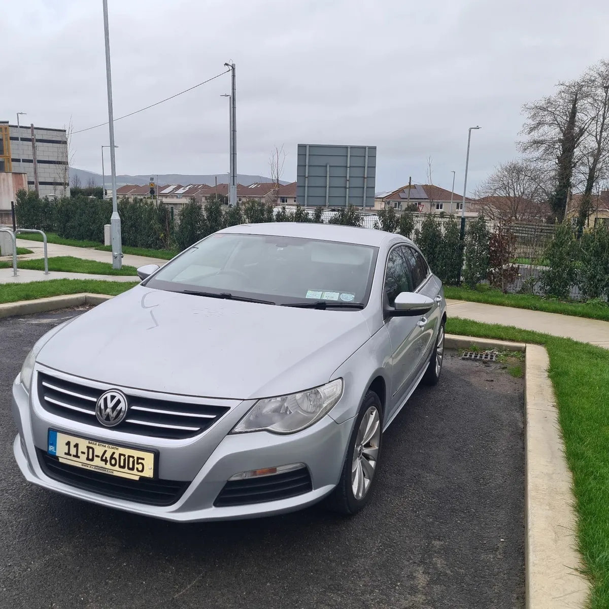 Volkswagen Passat 2011 - Image 2