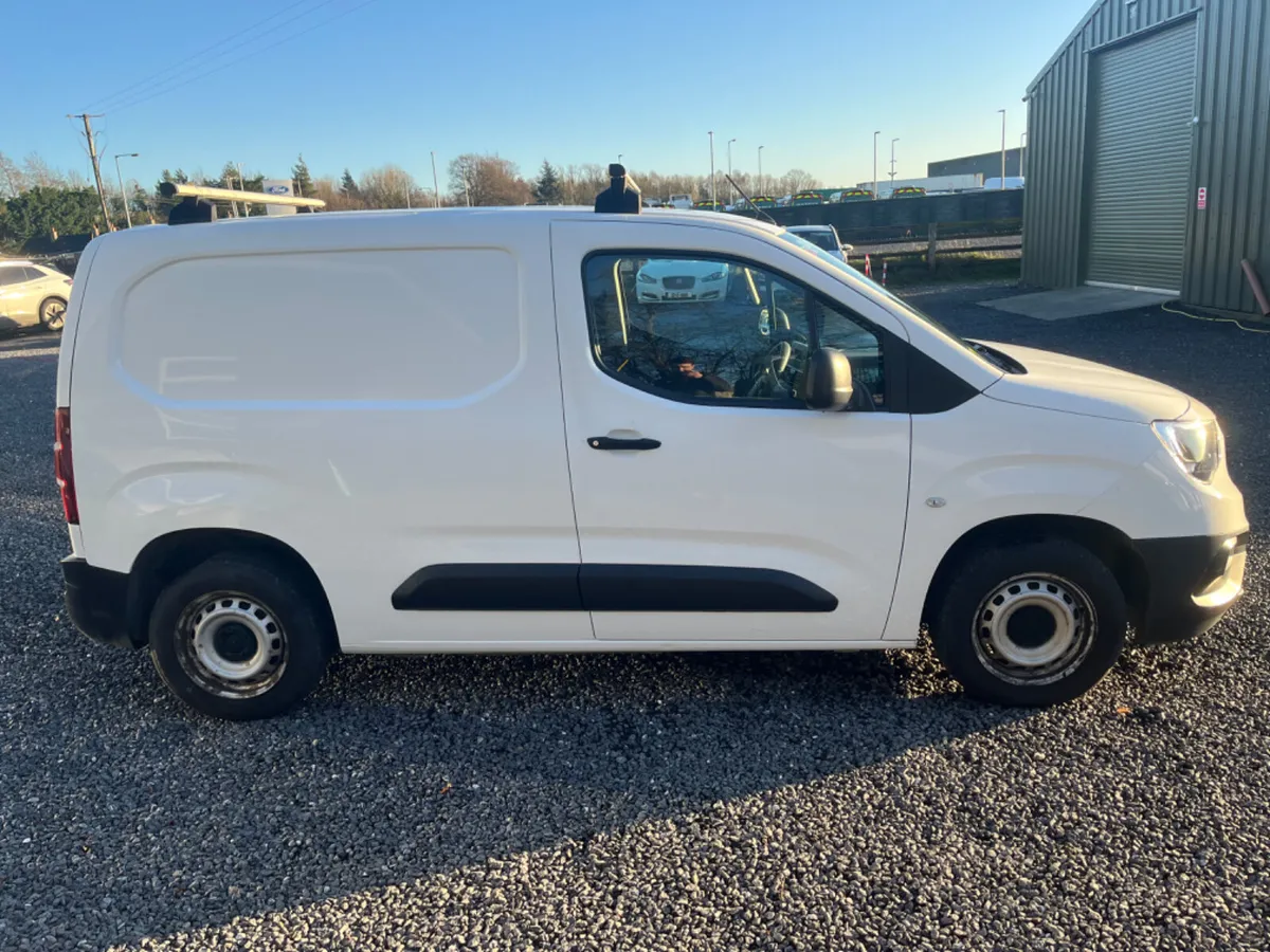 Opel Combo 1.5L - Image 3