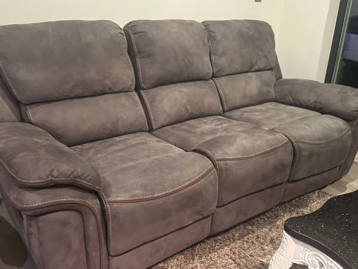 Cheap 3-1-1 seater recliner suite - Image 2