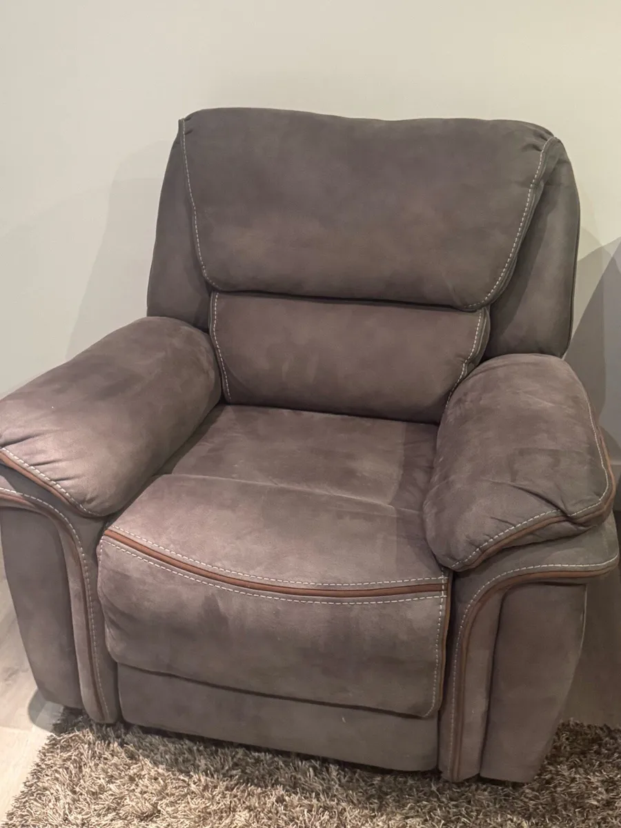 Cheap 3-1-1 seater recliner suite - Image 3