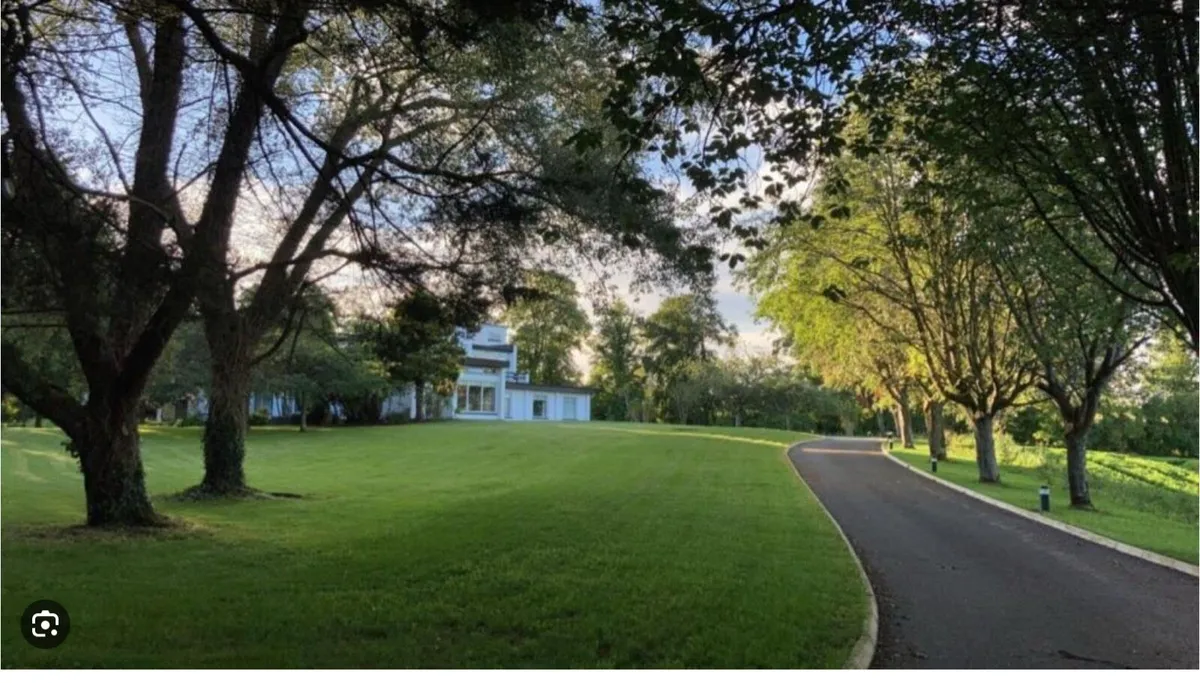 Holiday Apartments - Image 1