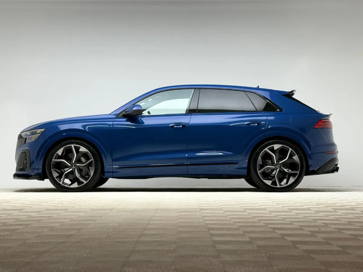 Audi Q8 55 TFSI E S LINE 394HP QUATTRO - Image 4