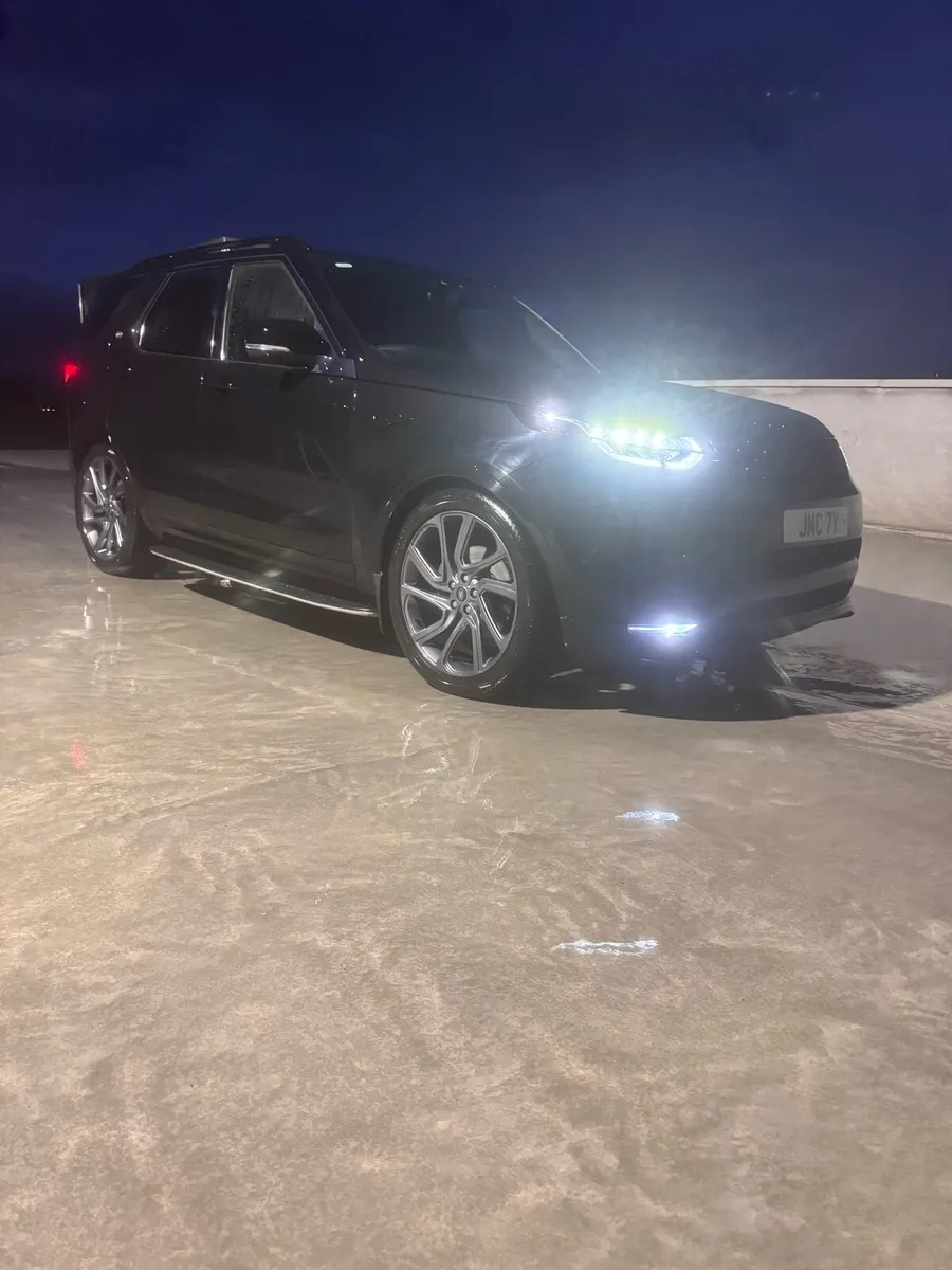 Land Rover Discovery Commercial with seats - Image 2