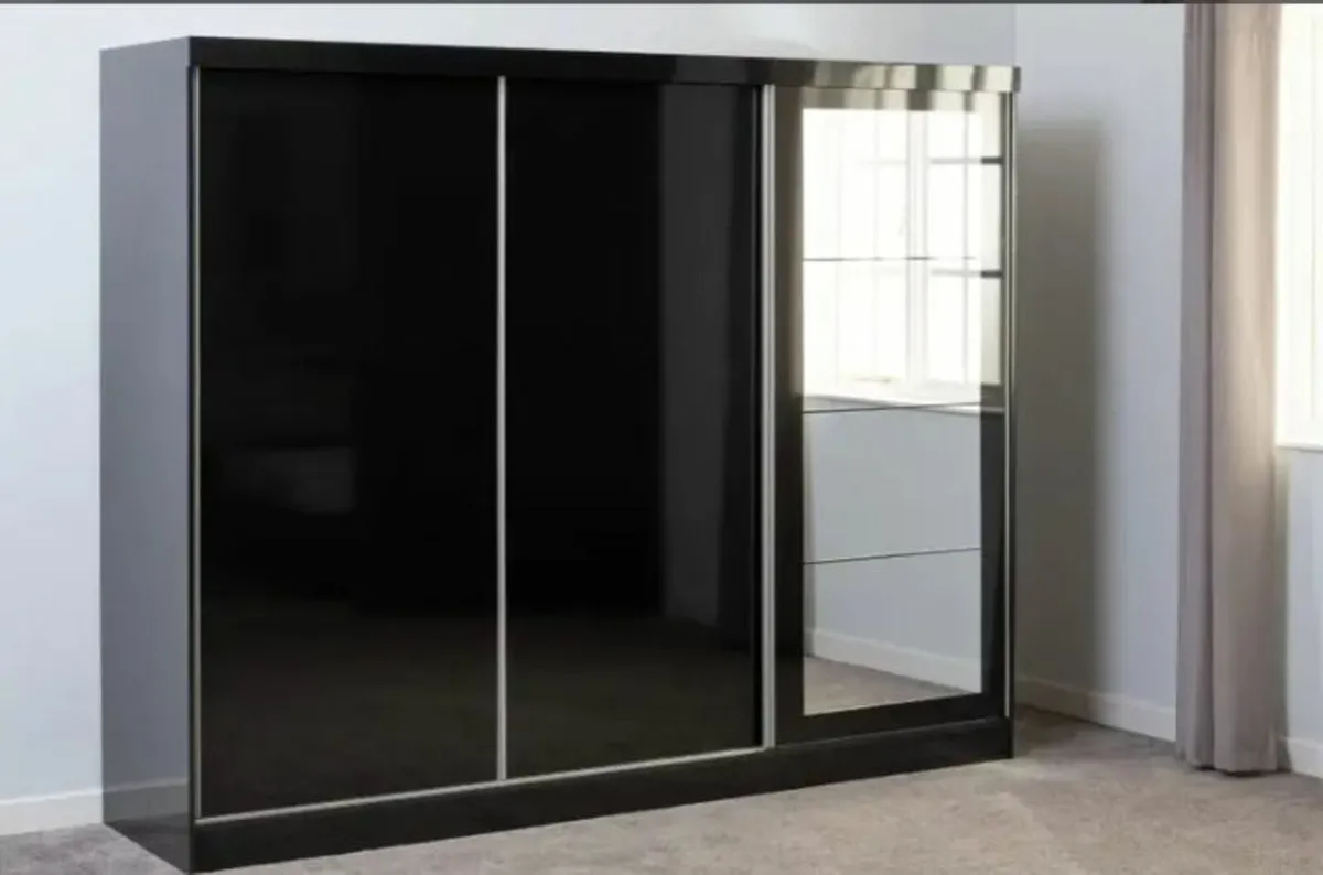 Nevada 3 Door Sliderobe 2.4m. Free delivery 🚚 - Image 1