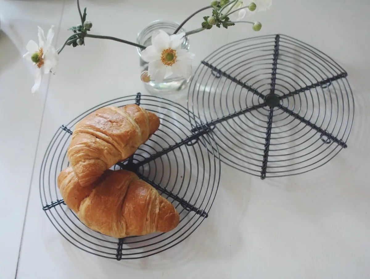 Antique Style Cooling Rack - Image 2