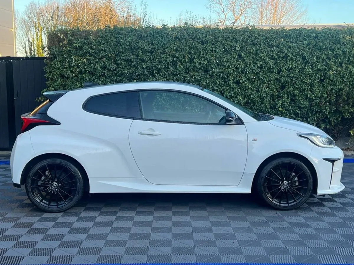Toyota Yaris GR YARIS 1.5 // FULL GR SPEC // 18" E - Image 2