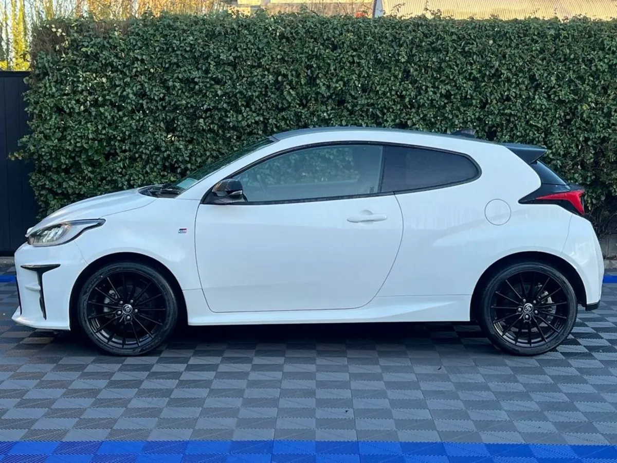Toyota Yaris GR YARIS 1.5 // FULL GR SPEC // 18" E - Image 3