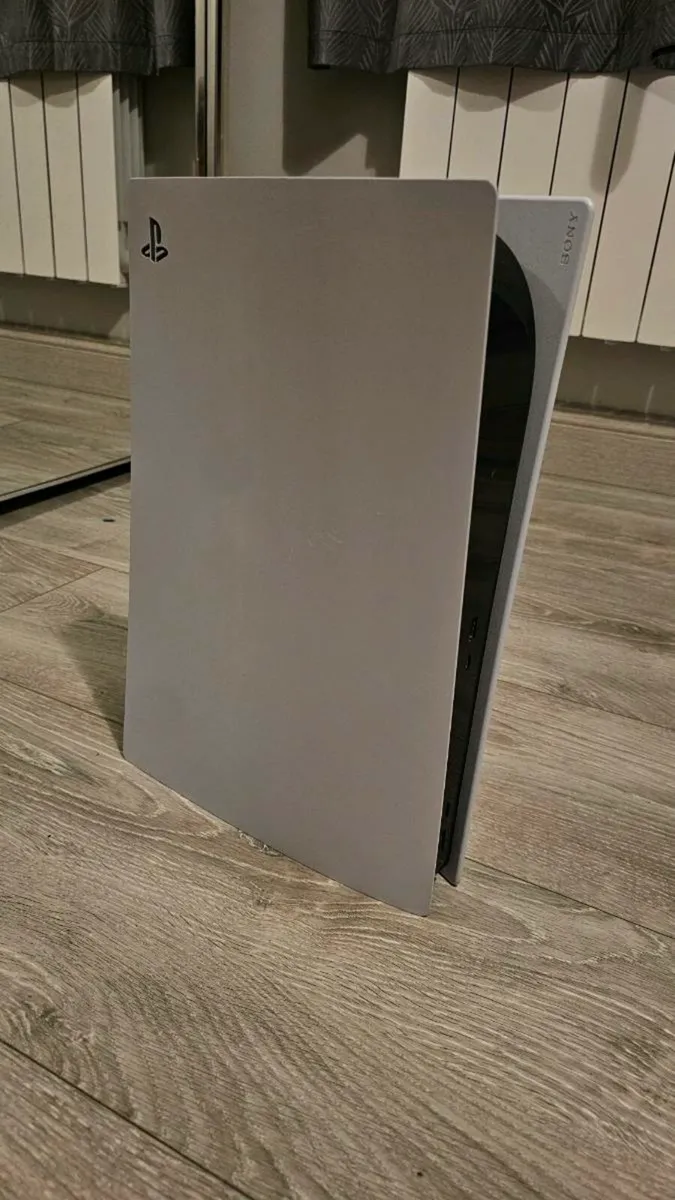 Playstation 5 - Image 3