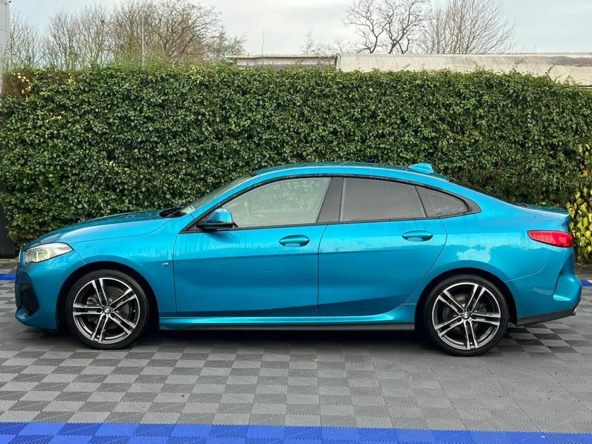 BMW 2-Series 218d M-SPORT 2.0 // WIRELESS CHARGING - Image 3