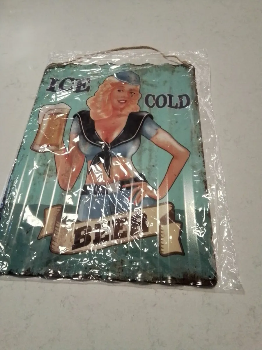 Vida metal signs - Image 2