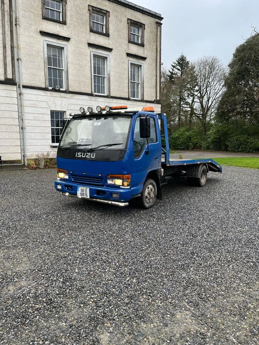 3.5 tonne Isuzu recovery - Image 1