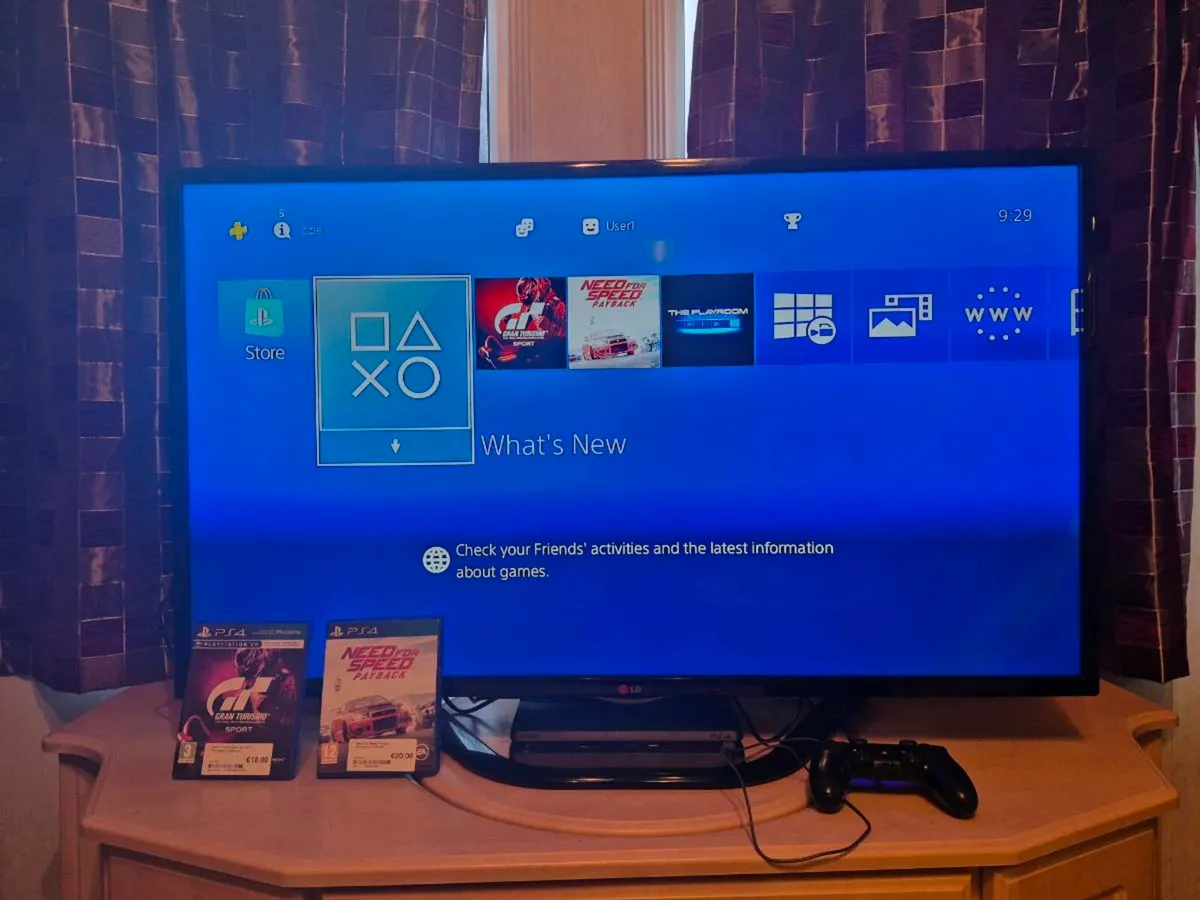 LG Smart TV 47" and PS4 Slim - Image 1