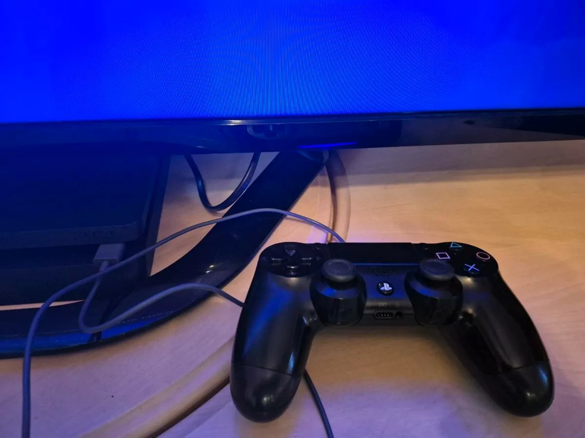 LG Smart TV 47" and PS4 Slim - Image 4