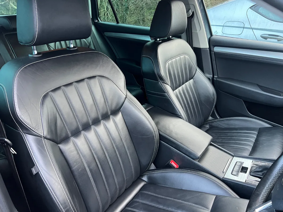 IRISH CAR- 2020 Skoda Superb SE Tech 2.0 TDI Estat - Image 4
