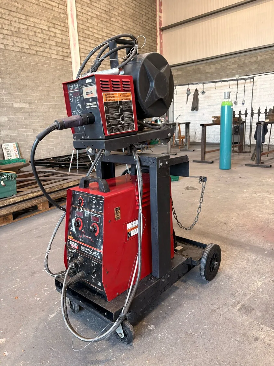 Lincoln Invertec STT |I MIG Welder - Image 1