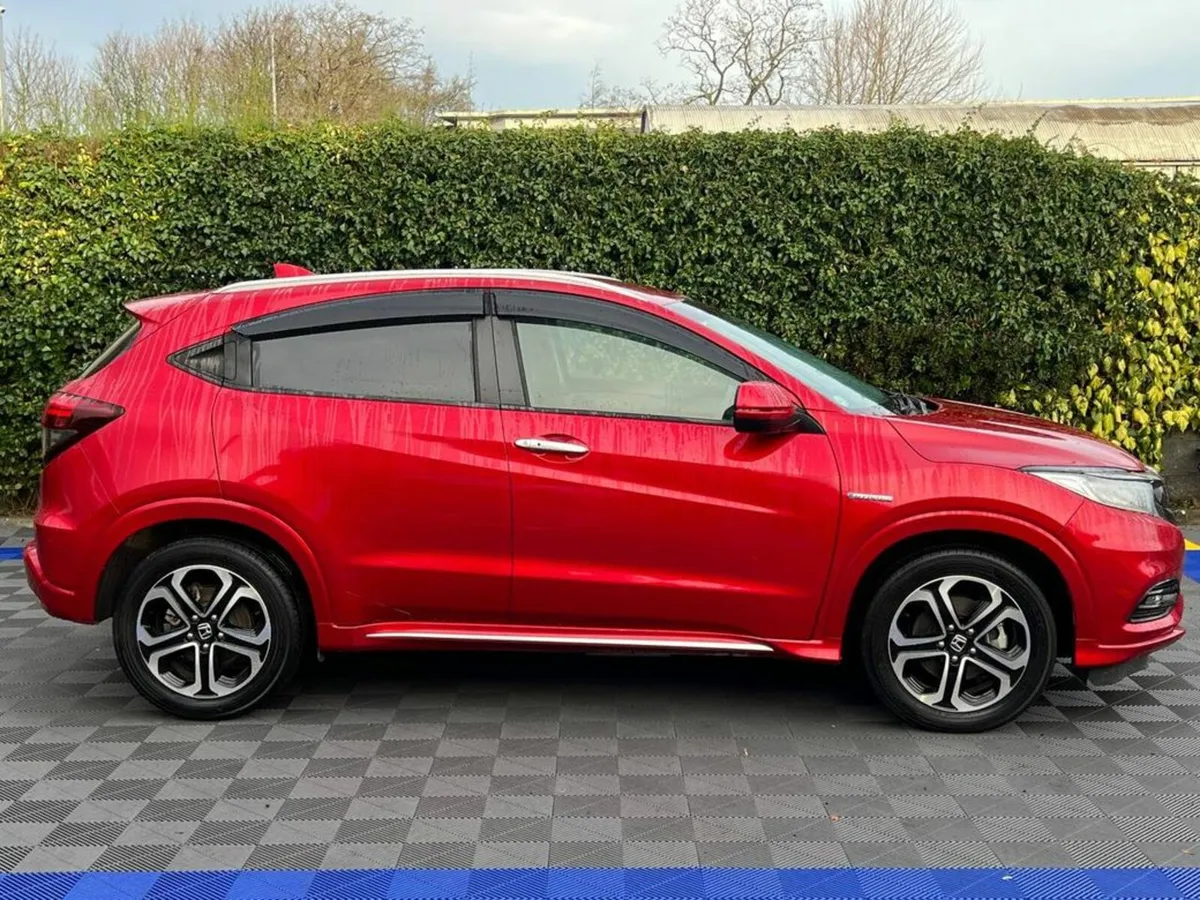 Honda Vezel 1.5 HYBRID AUTO // ADAPTIVE CRUISE CON - Image 2