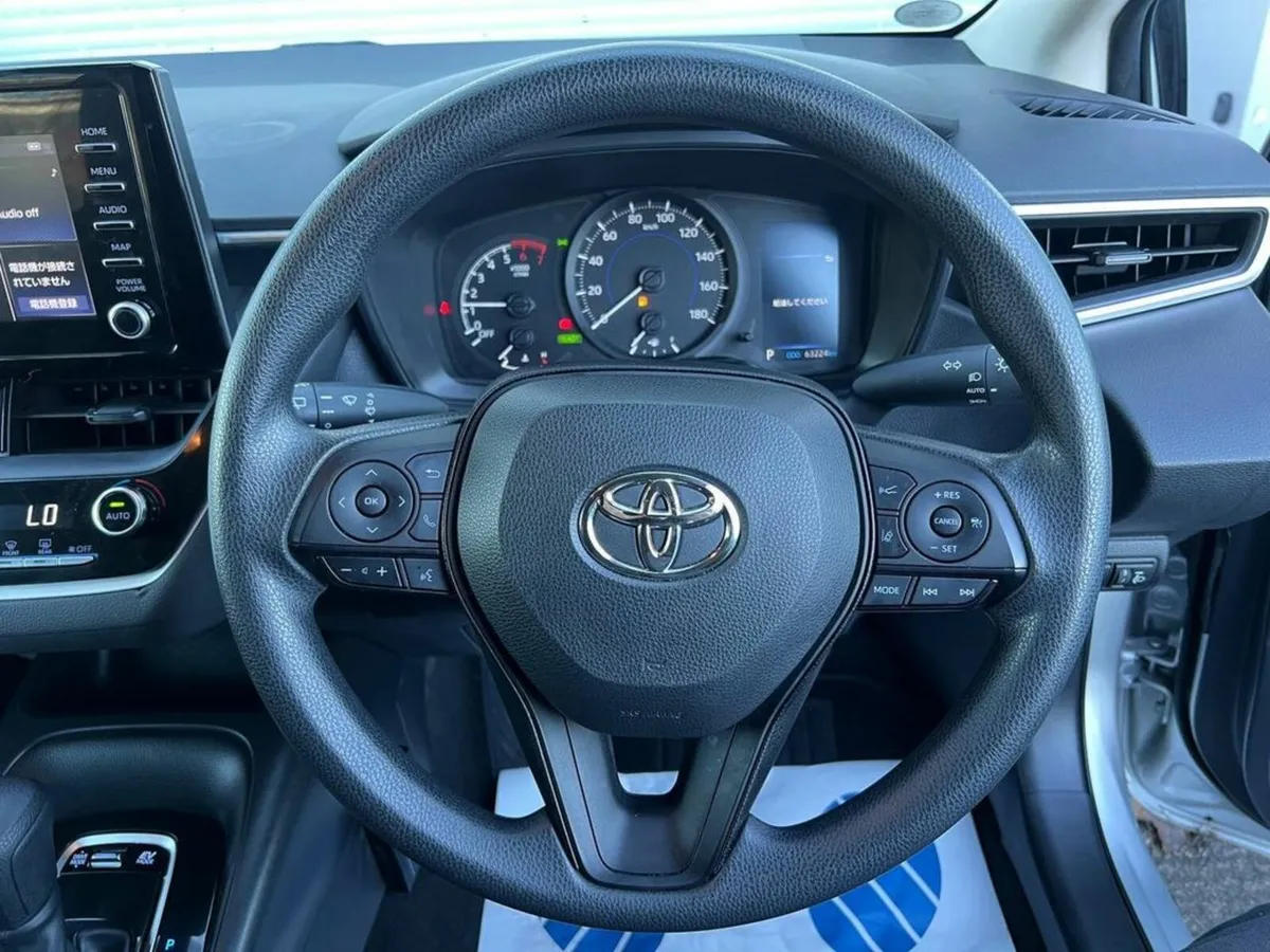 Toyota Corolla TOURING 1.8 HYBRID // PARKING SENSO - Image 4