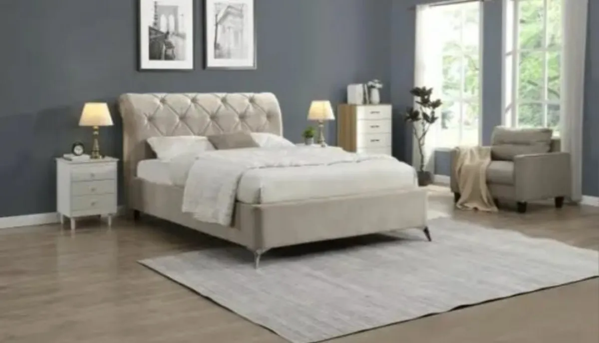 Sligo Gas Lift Bed 4’6′, free delivery in Donegal - Image 1