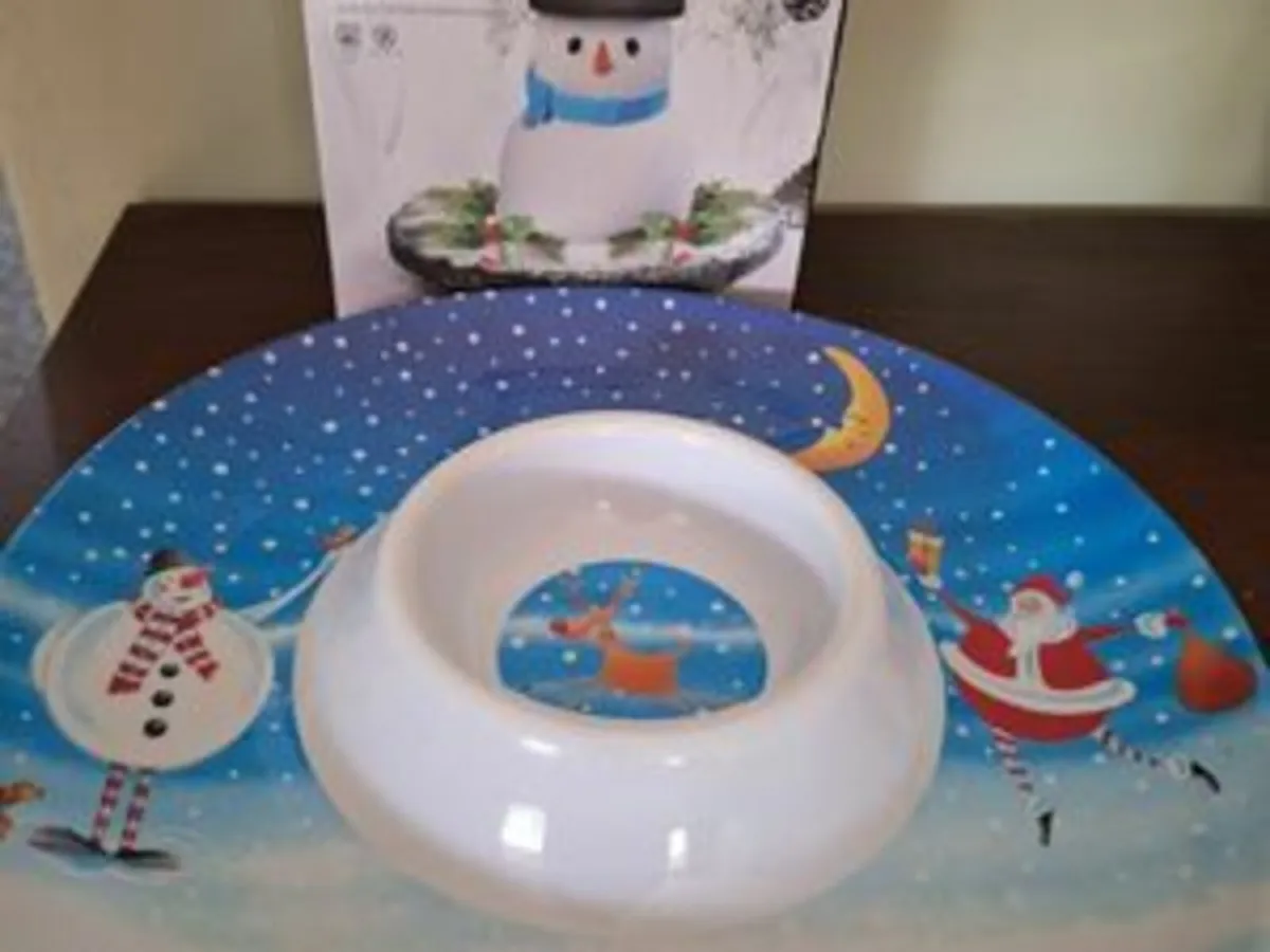 NEW Snowman cake tin and sharing platter