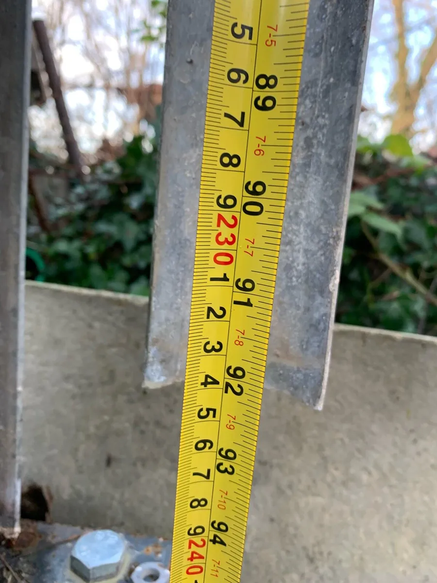 Knife edge palisade fencing galvanised - Image 3