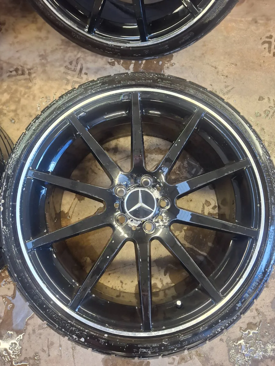 Mercedes Benz 19s - Image 1