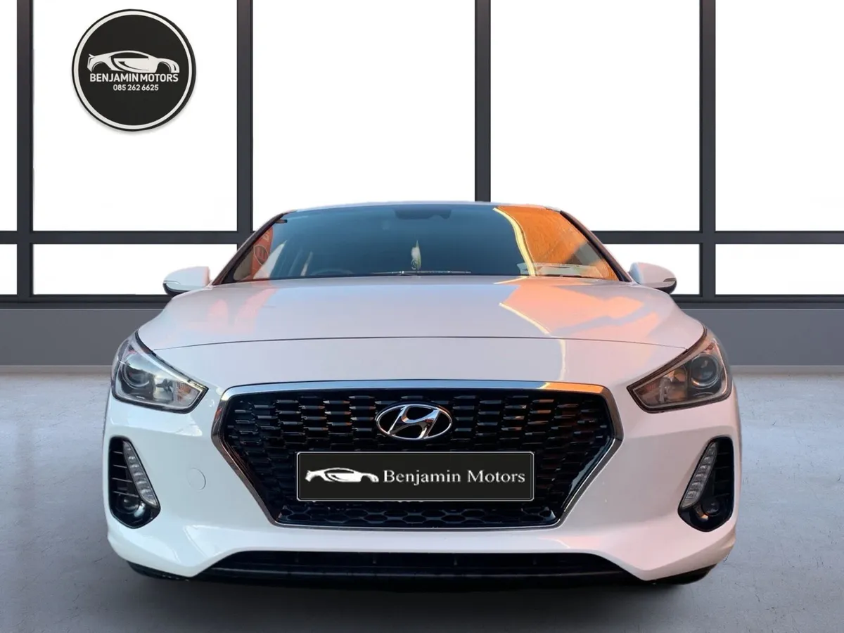 Hyundai i30 2018 Deluxe Automatic 1.6 diesel - Image 3