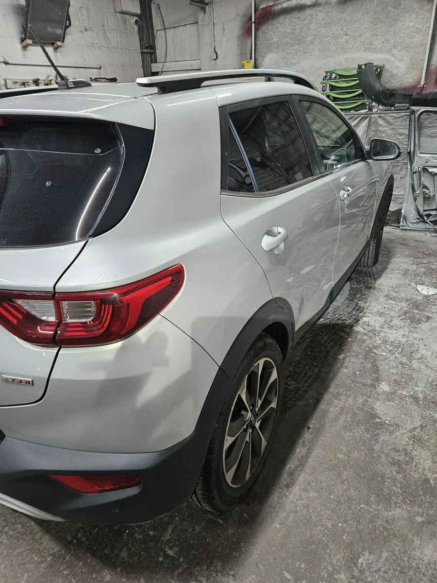 Kia stonic 2018 1.0 petrol high spec - Image 3