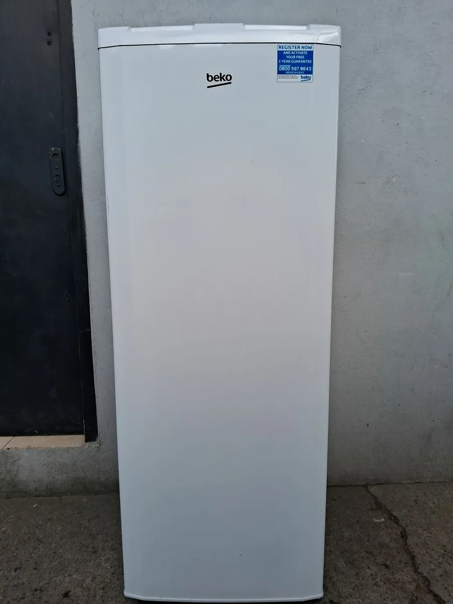 6 MOUNTH OLD LARDER FREEZER FOR SALE - Image 2