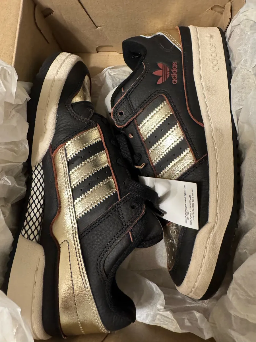 Adidas trainers - Image 1