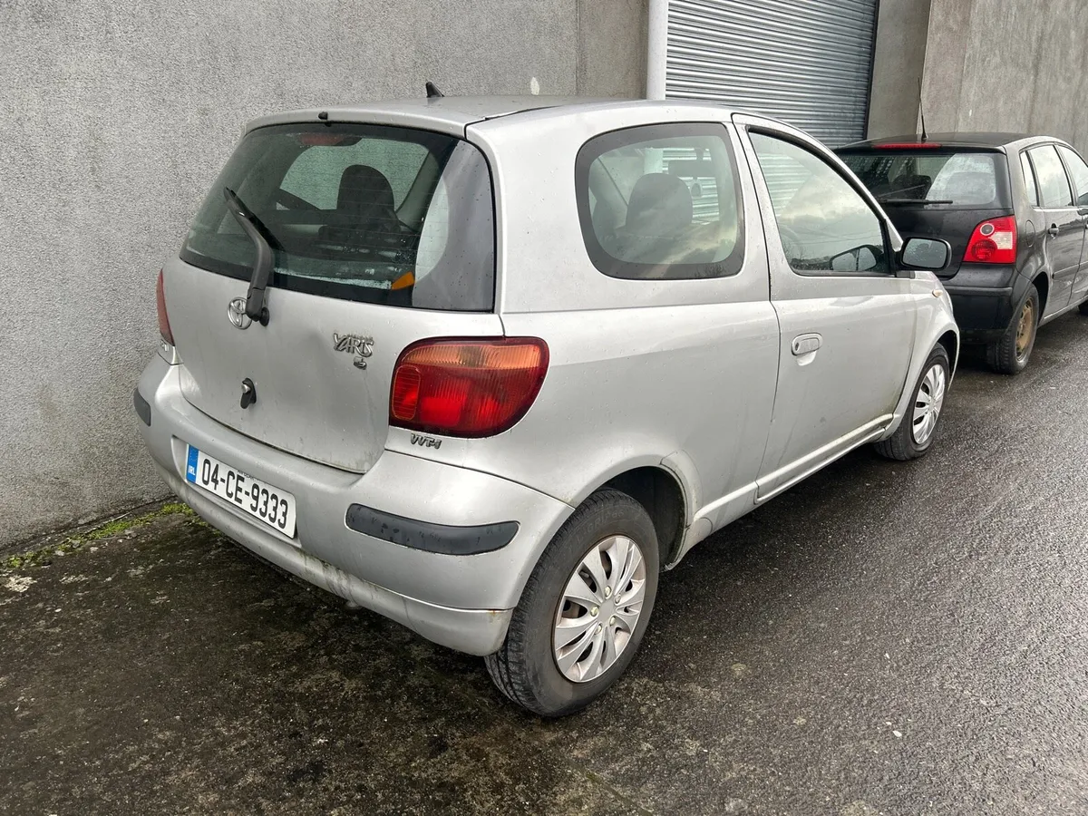 04 Toyota Yaris New NCT 1/27 - Image 3