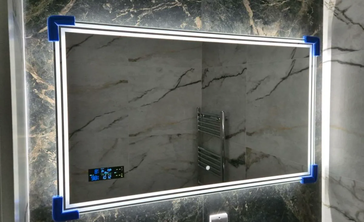 Bathroom LED mirror. - Image 1