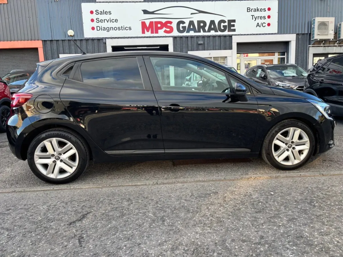 2022 Renault Clio Dinamique SCe65 - Image 1